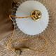 Suspension baladeuse vintage opaline blanche dentelle