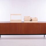 B40 sideboard, by Dieter Wäckerlin for Behr. Teak wood