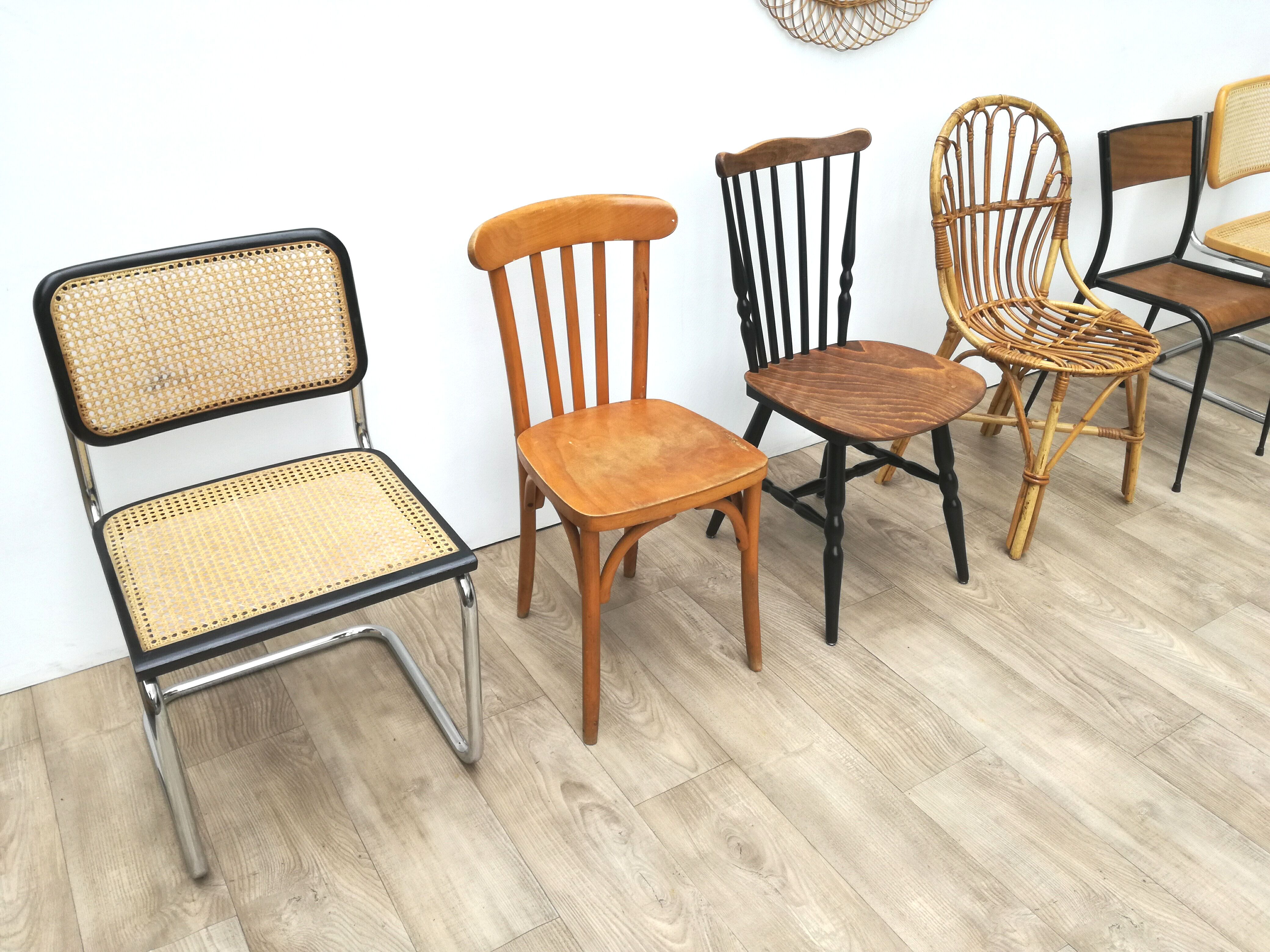 Lot of 6 vintage depareillees chairs