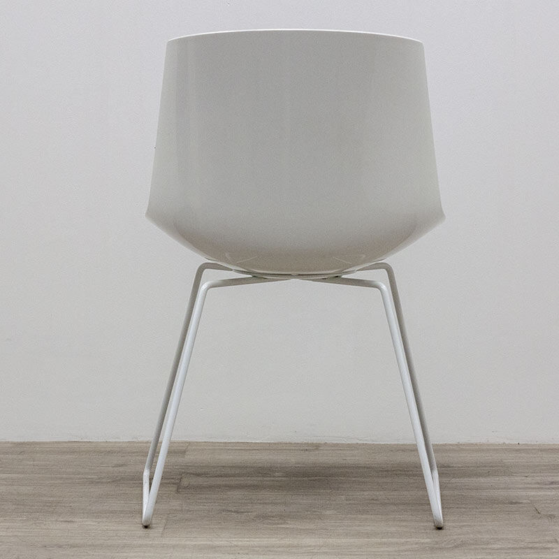 Flow MDF chair with white lacquered shell and purple fabric