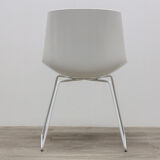 MDF Flow chair lacquered white shell and purple fabric