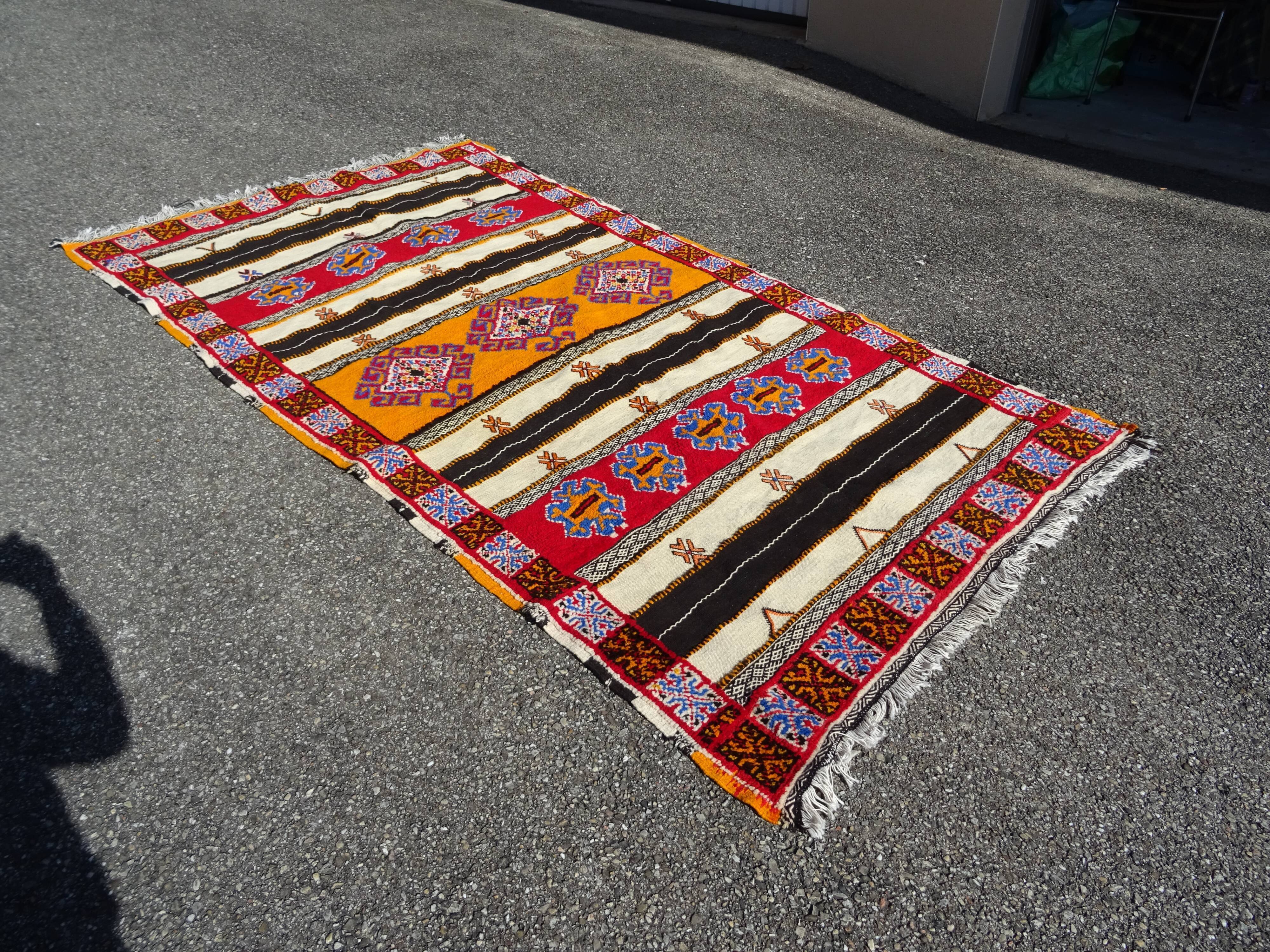 Handmade Berber carpet 250 x 136 cm