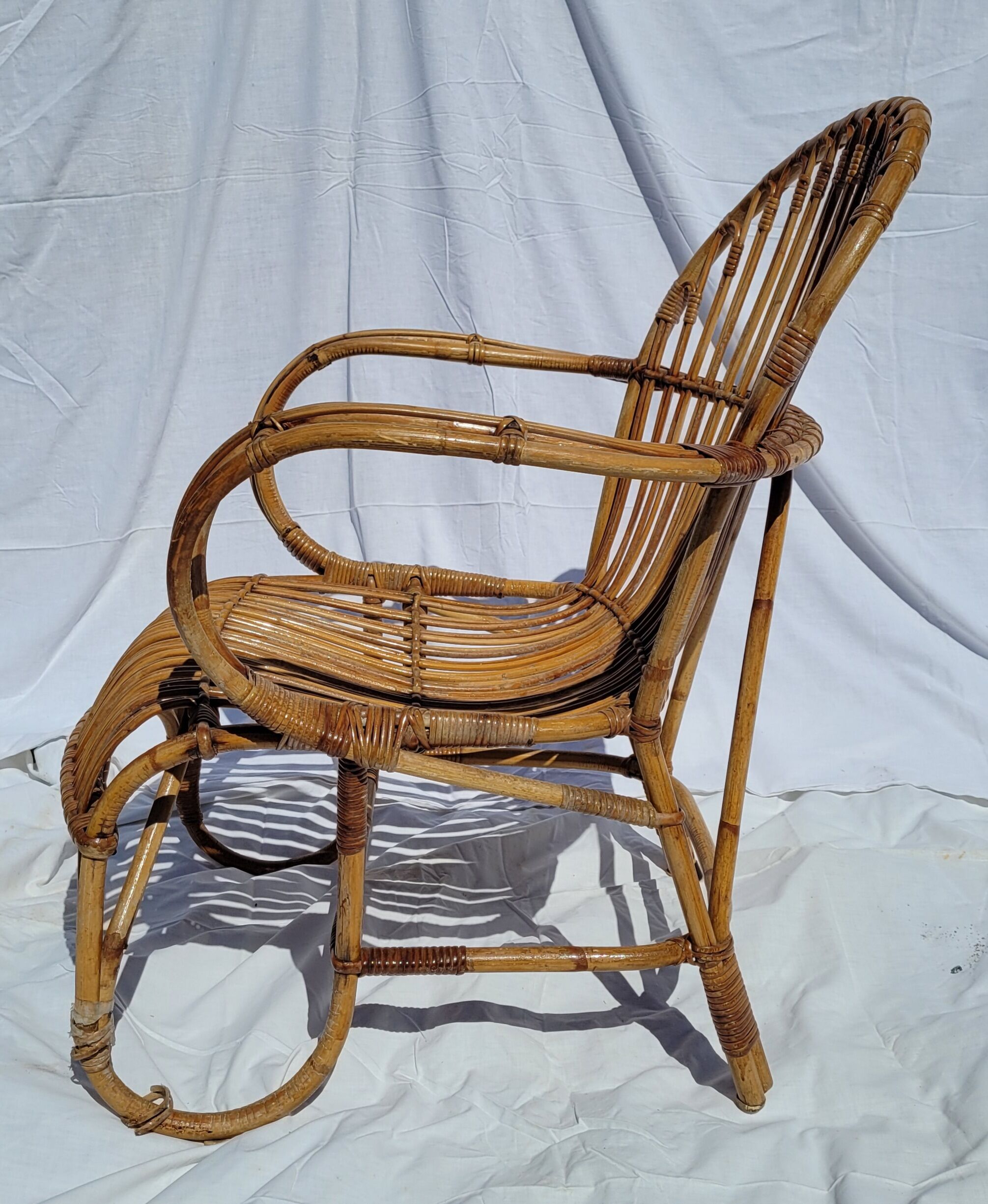 Adult rattan armchair TBE