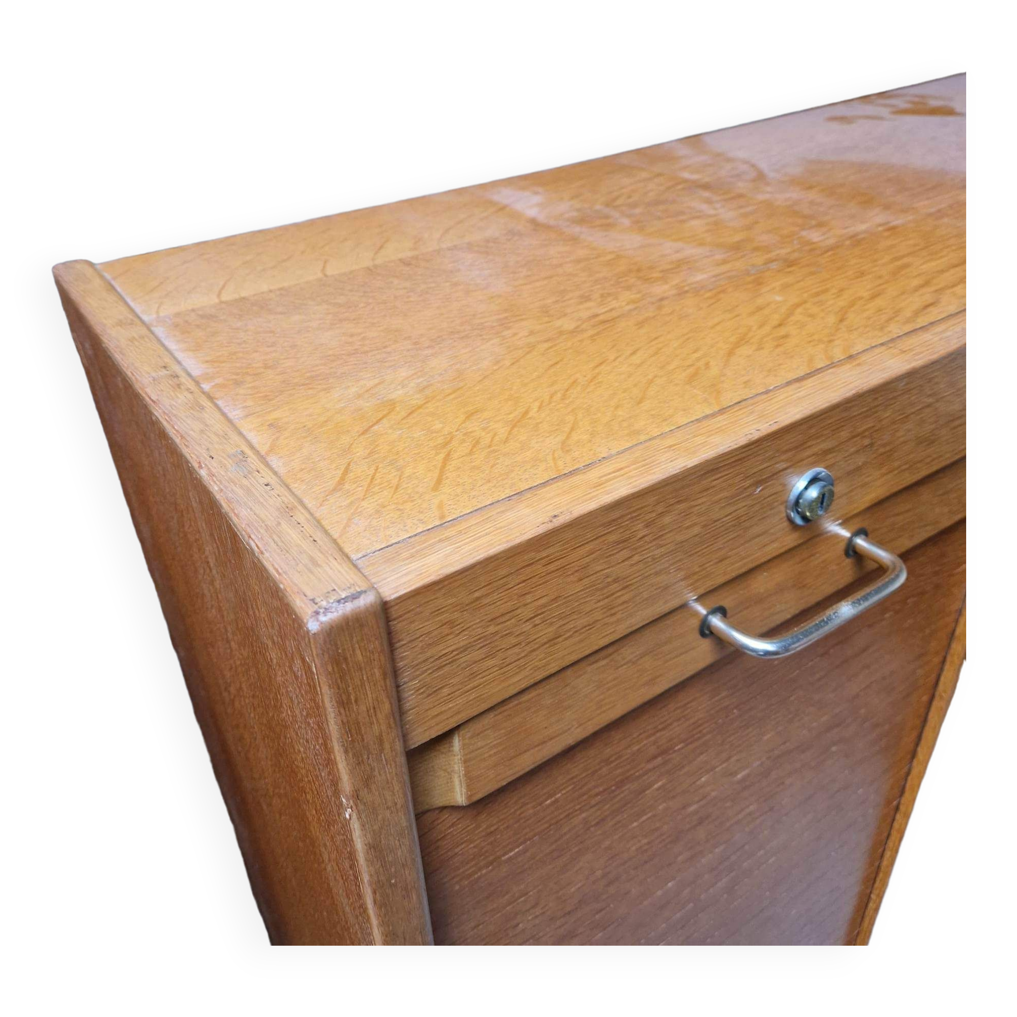 Triple curtain binder cabinet