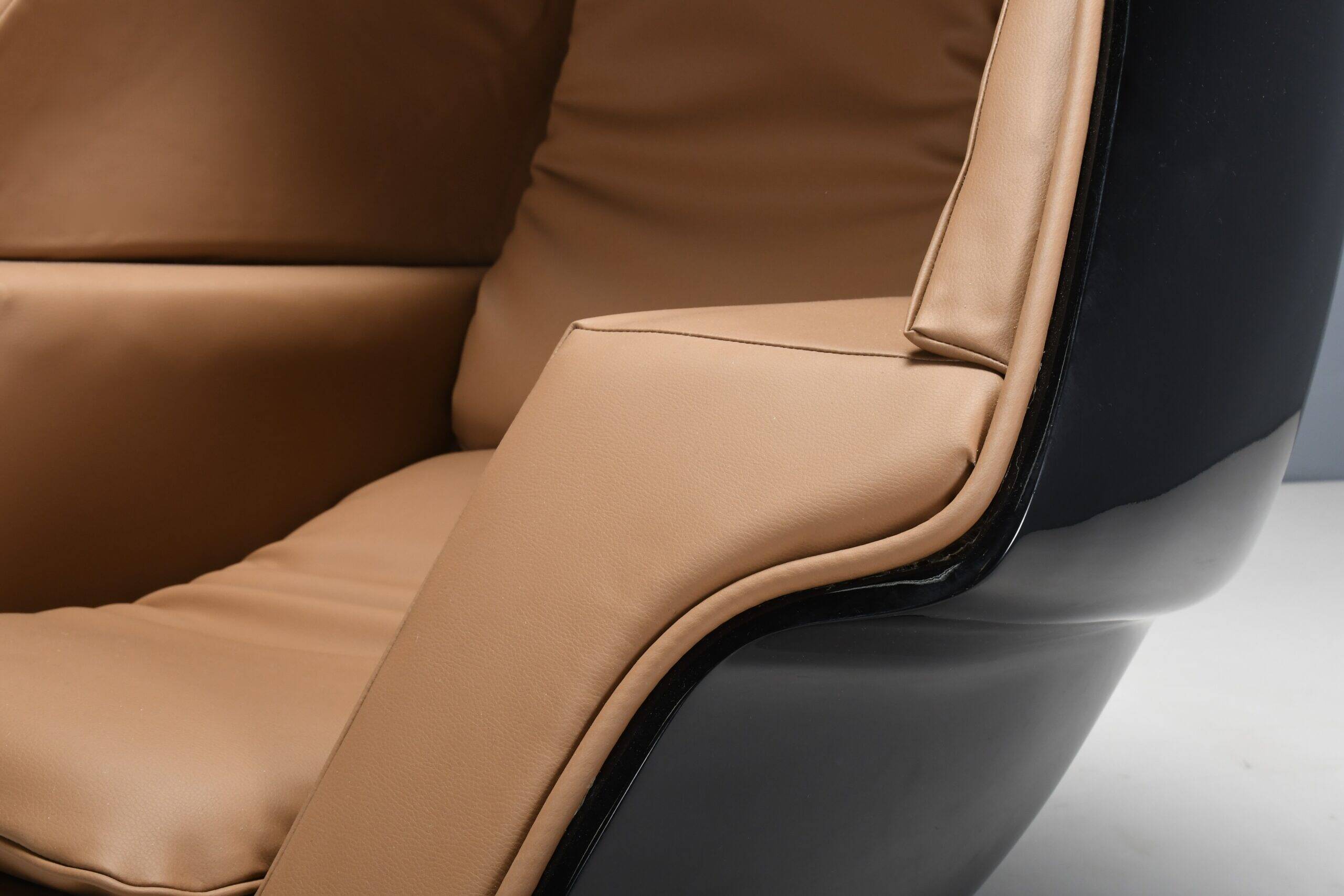 Original Lee West ‘Alpha’ Stereo Egg Chair, USA 1968