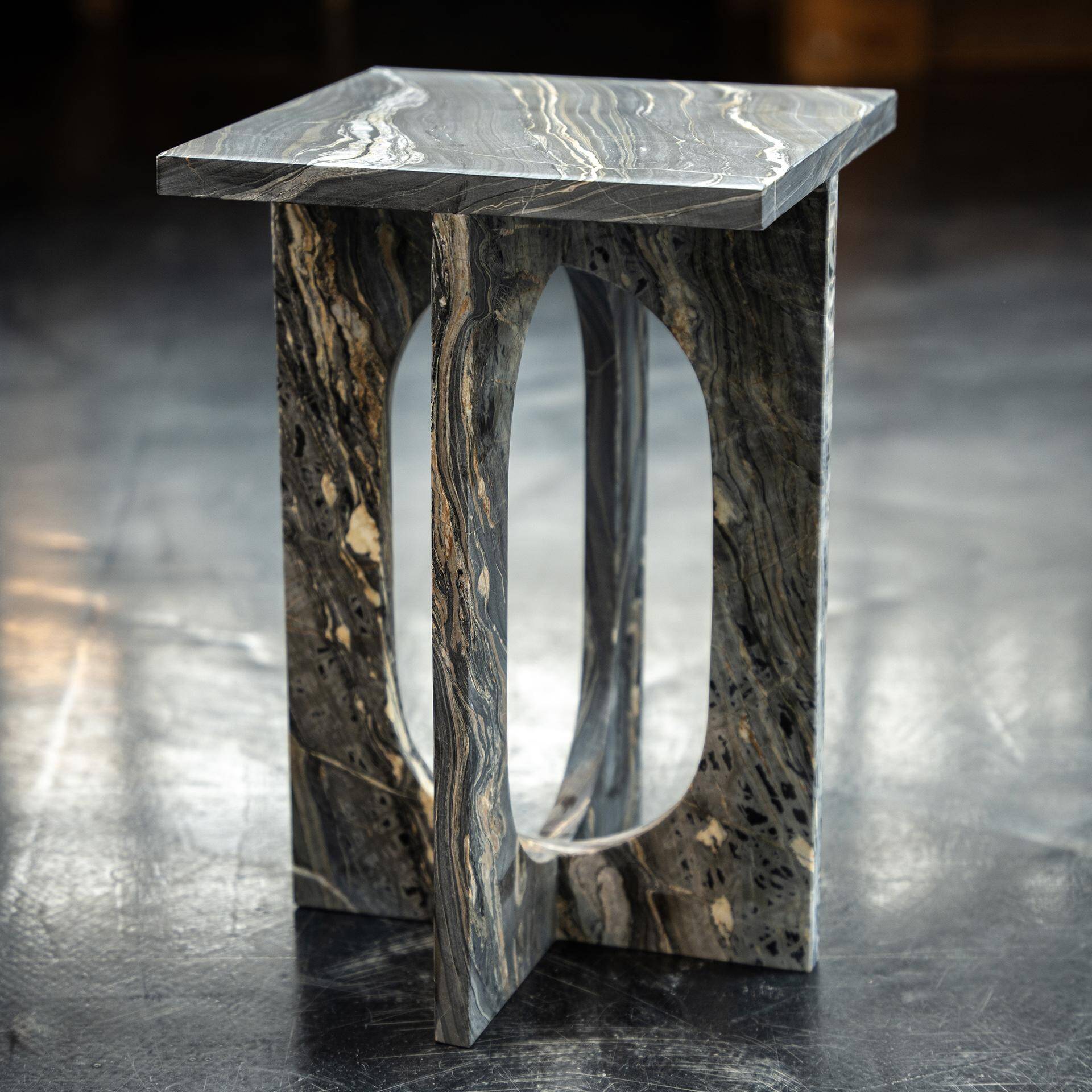 Table d'appoint «BOND » en marbre de Picasso
