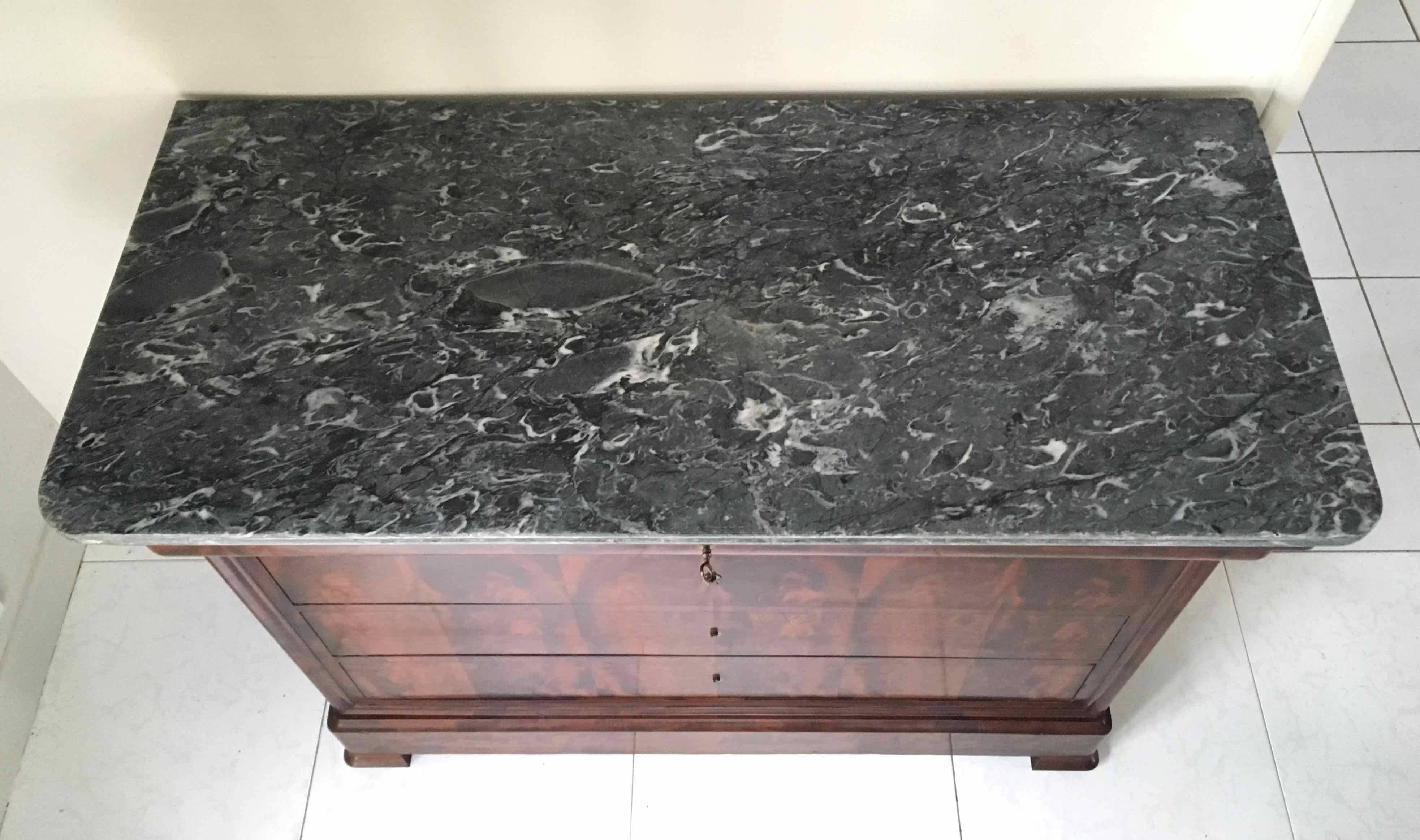 Commode XIXe Louis Philippe marbre sainte anne et noyer