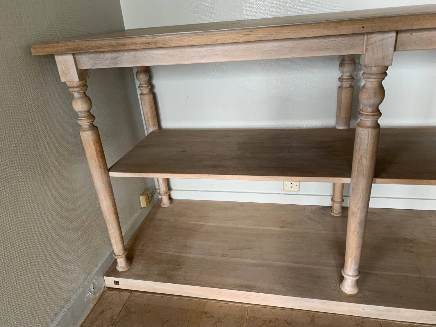 Interiors draper table