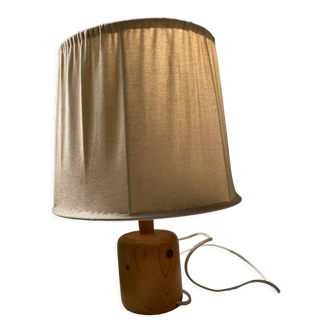 Standing bedside lamp