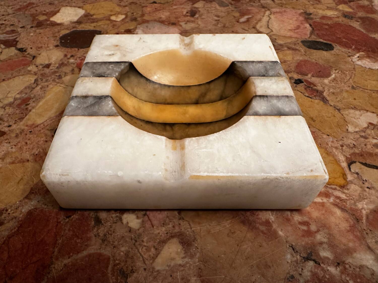Art Deco ashtray/trinket tray in tricolor marble