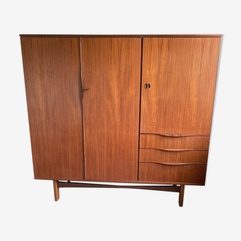 Armoire en teck style scandinave