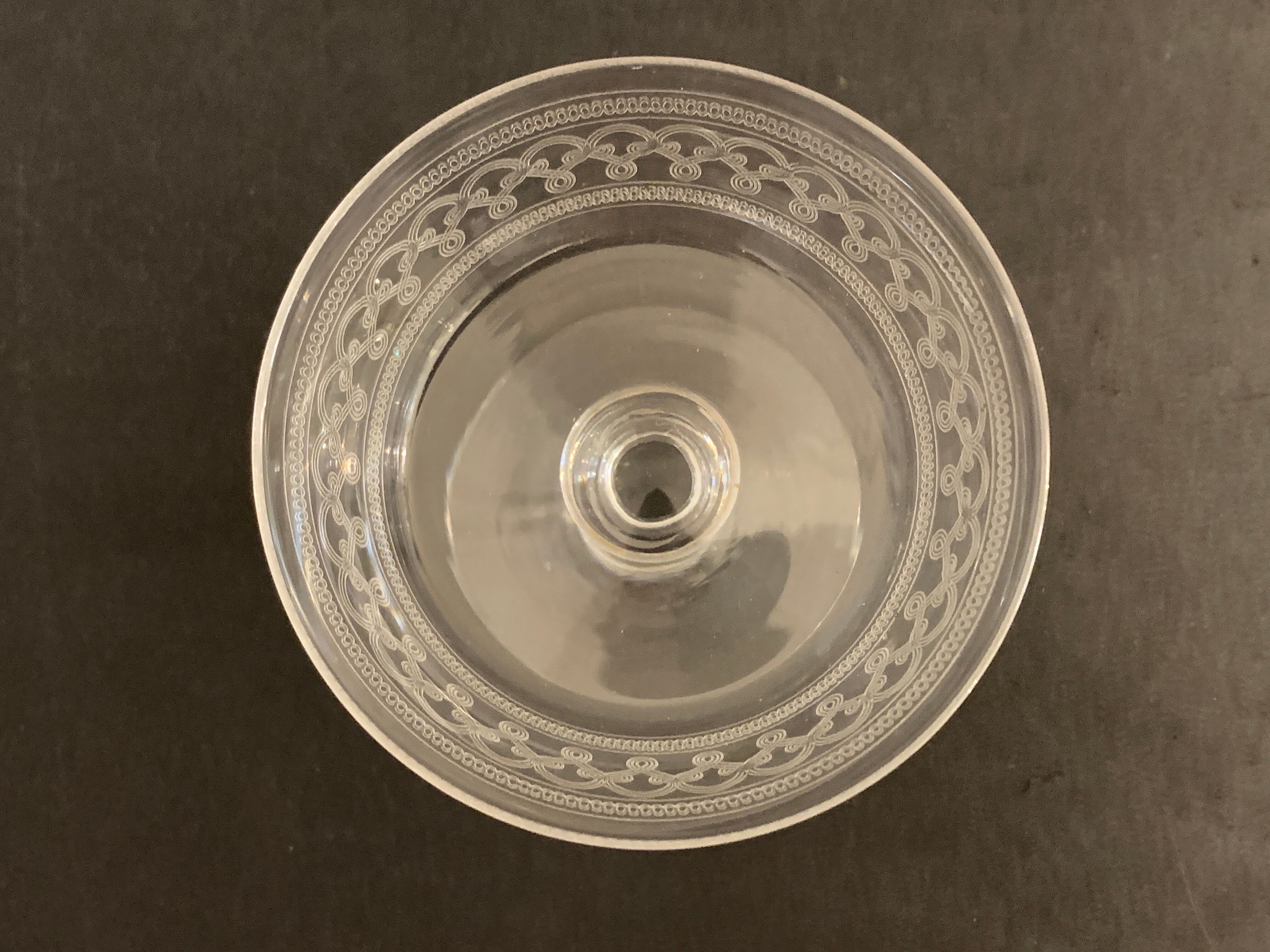 4 coupes à champagne en cristal taillé et soufflé