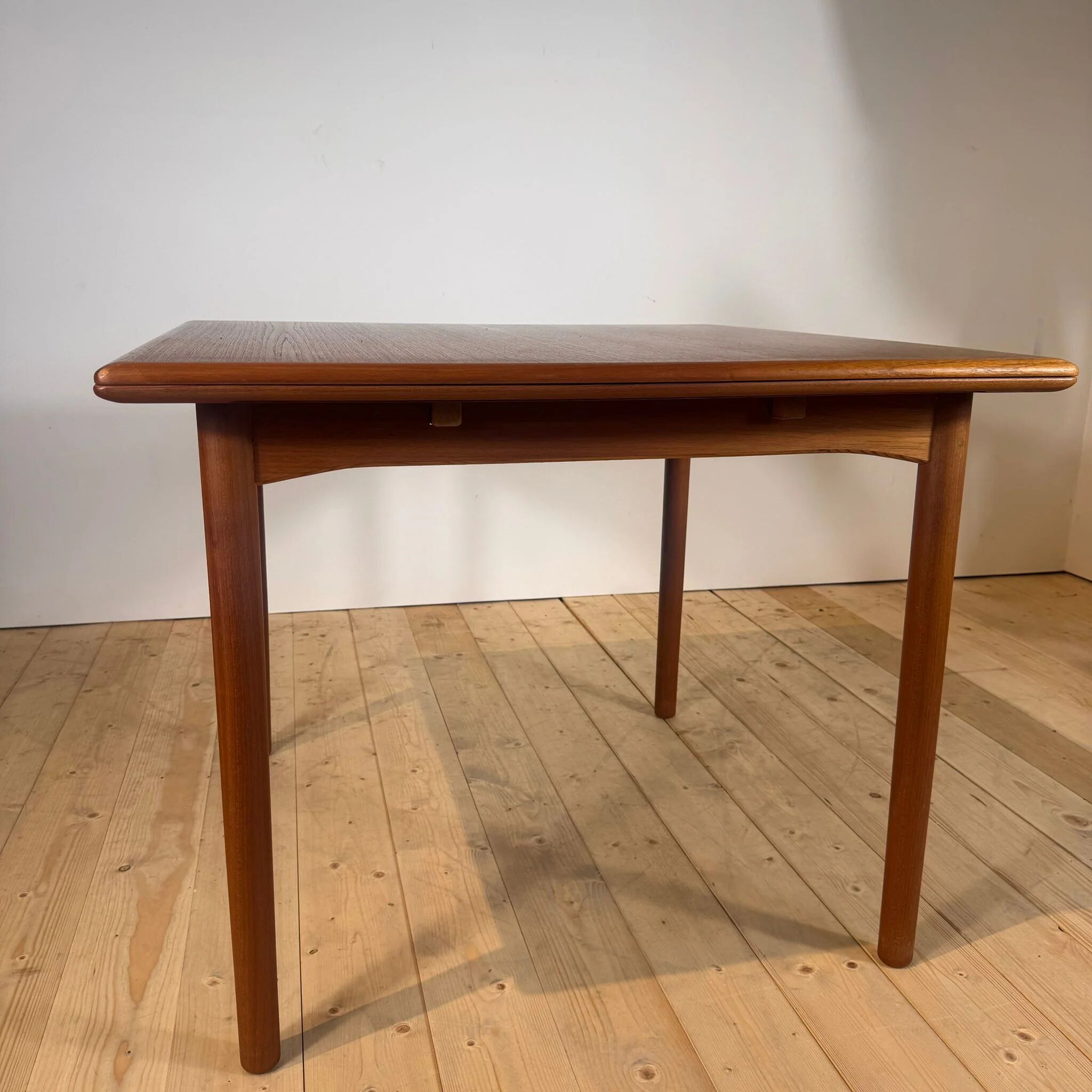 Extendable dining table in teak, Denmark 1960s