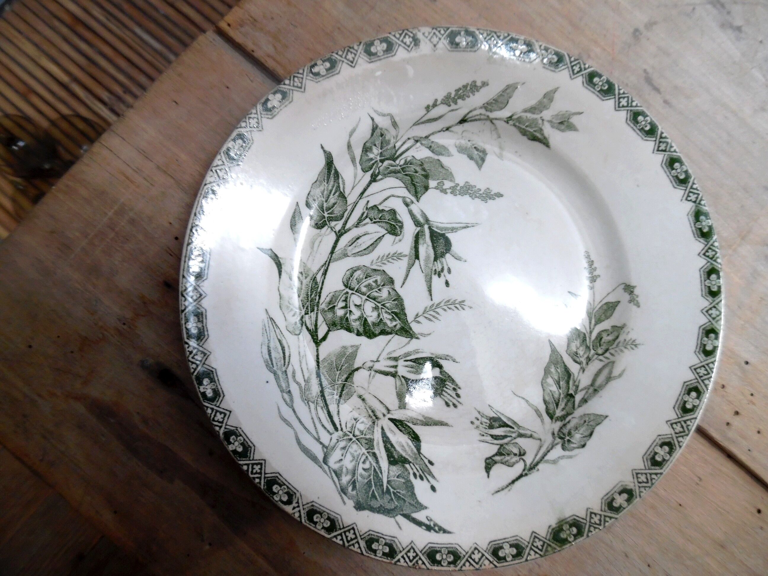 5 land of iron dessert plates