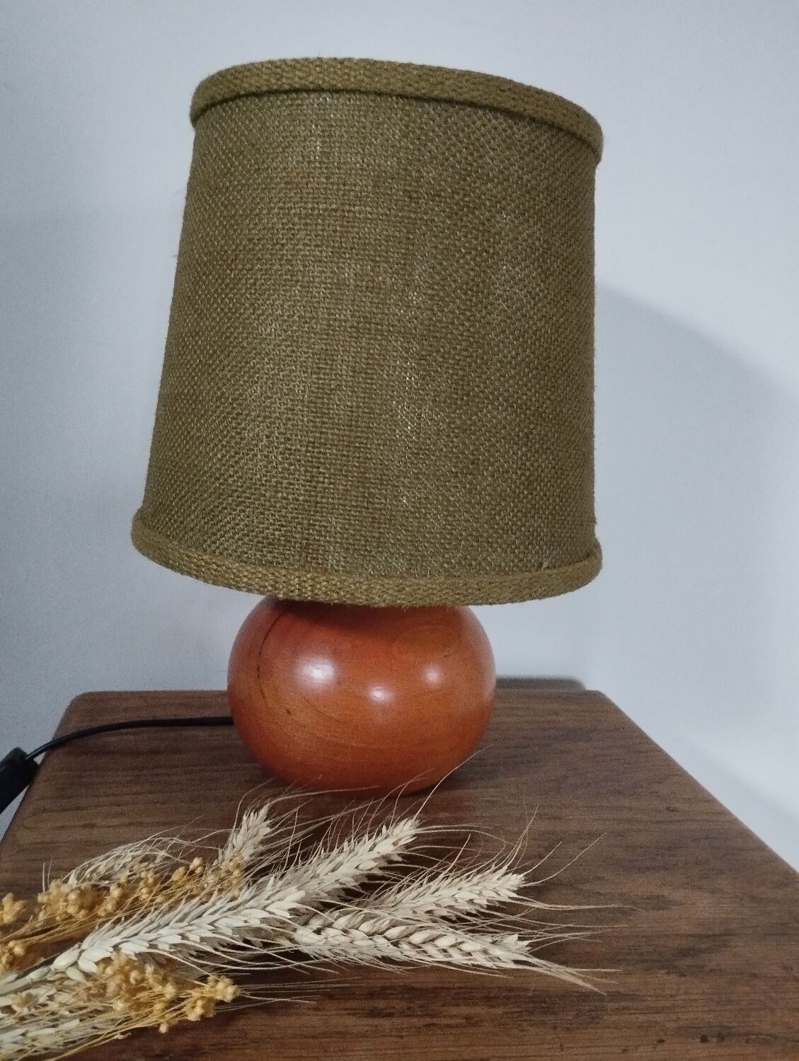 Lamp to table foot ball wood, lampshade jute khaki