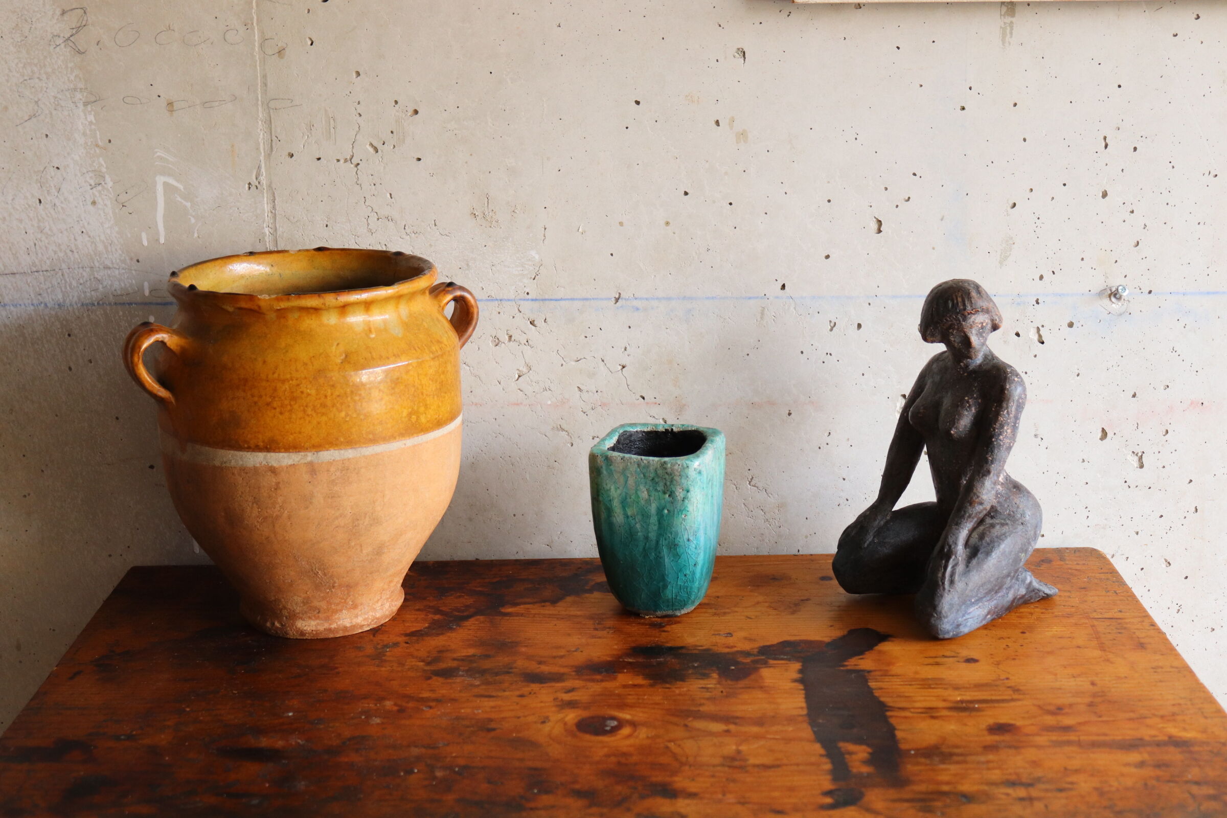 Varnished candied pot yellow