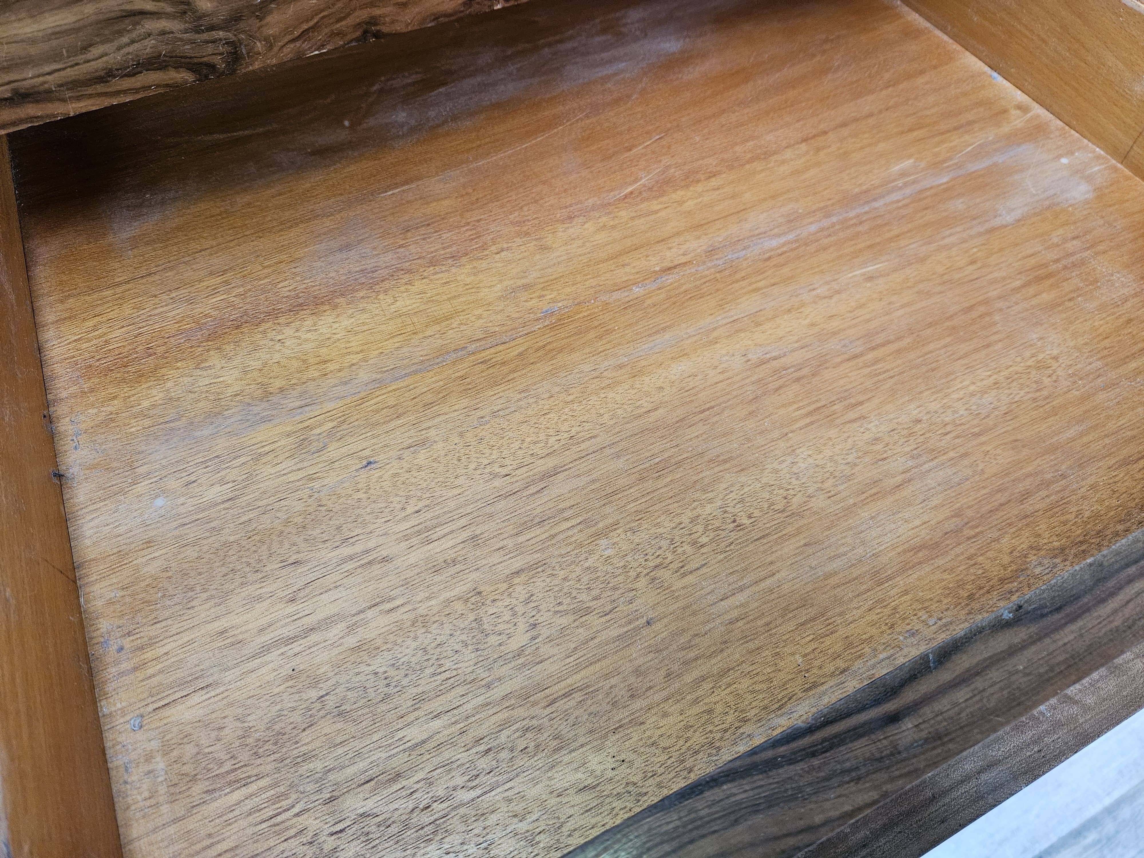 French Art Decò sideboard in walnut, 1940