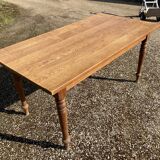 Farm table