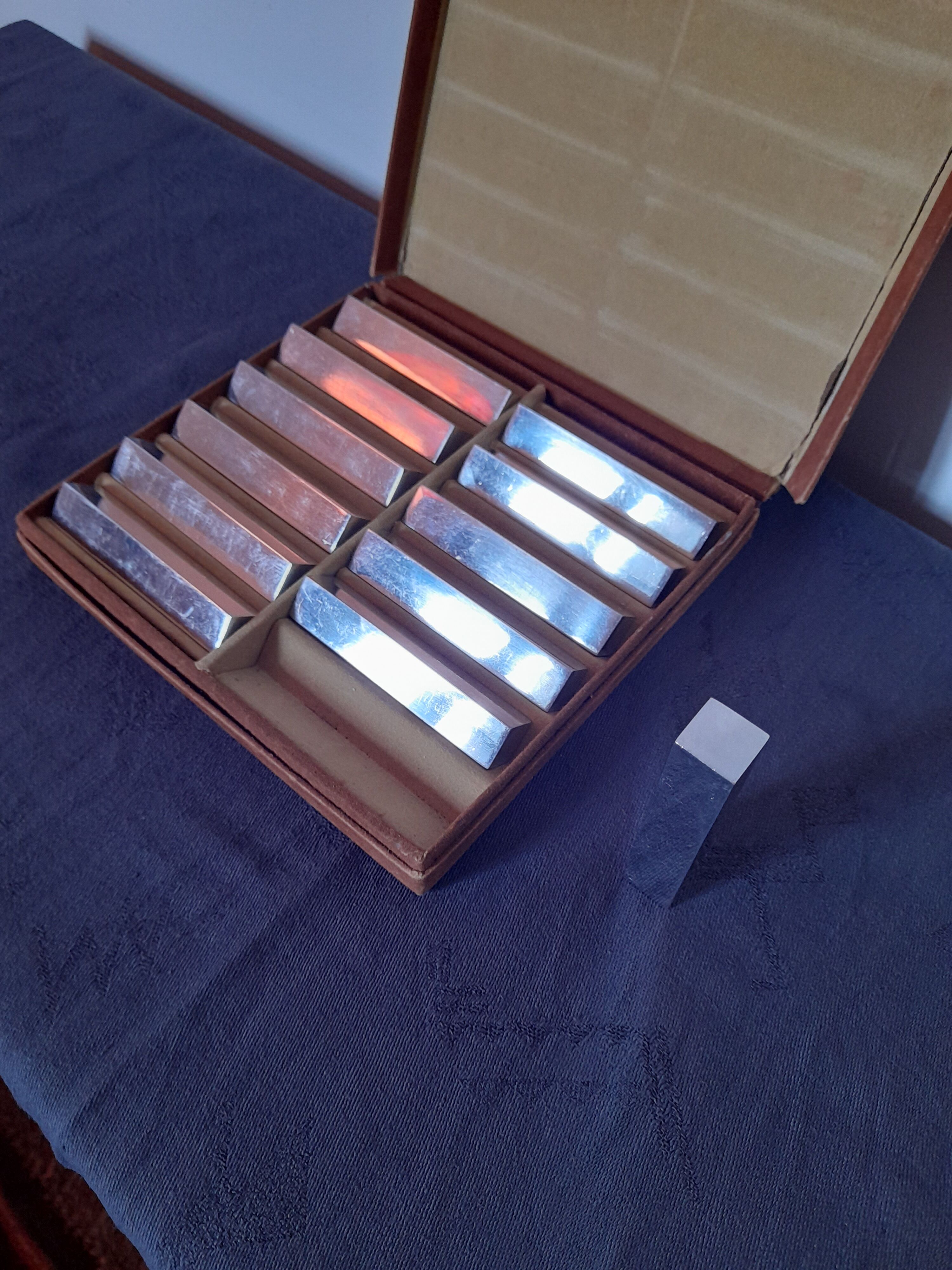 12 chrome knife holders