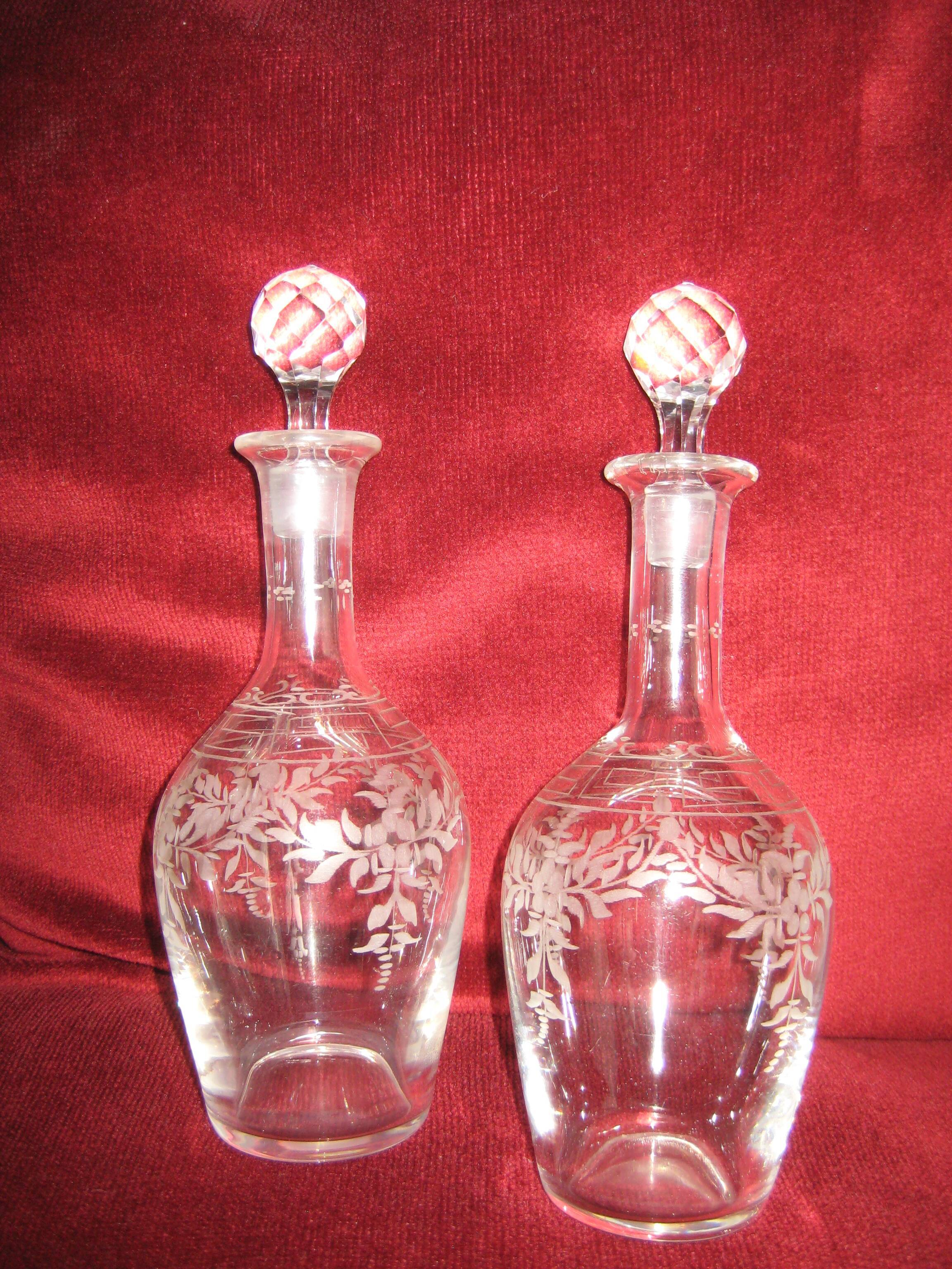 2 carafons of chiseled glass