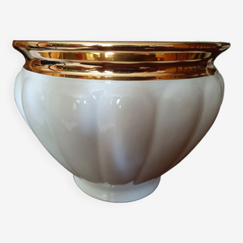 White ceramic pot cover with gold border