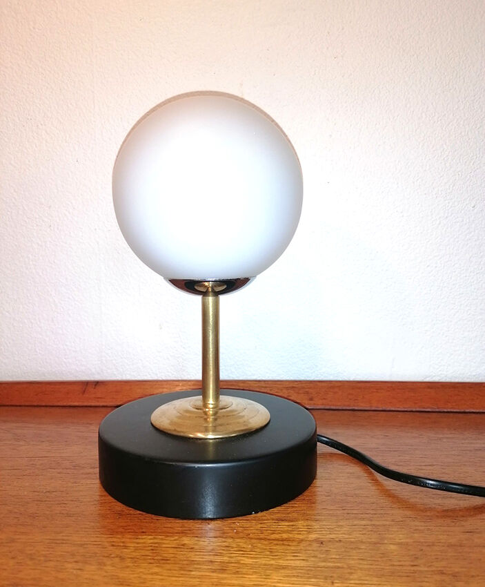 Table lamp wood, brass and frosted white glass globe, 1960