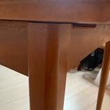 Table scandinave