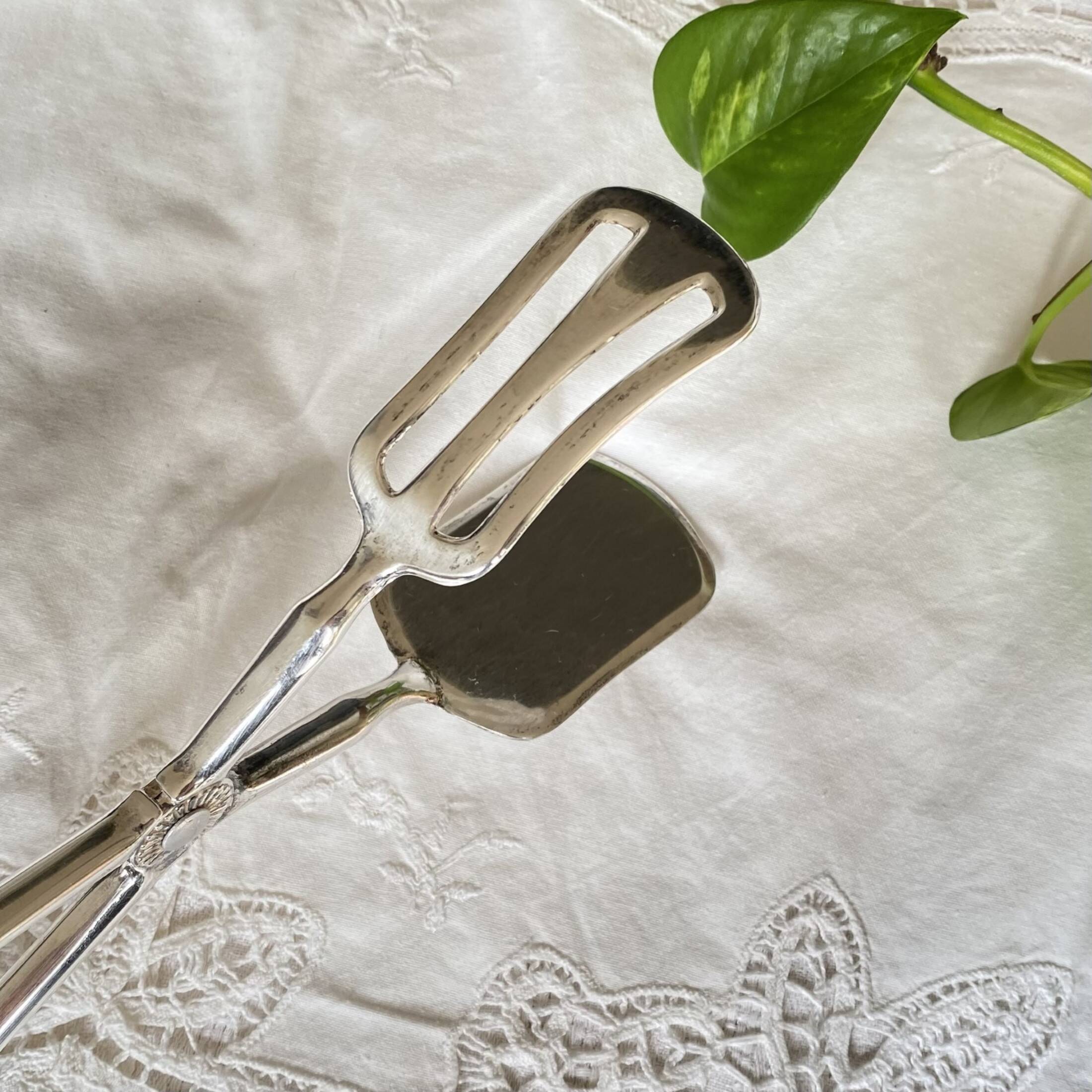 Vintage silver metal table service tongs tableware ACC-7081