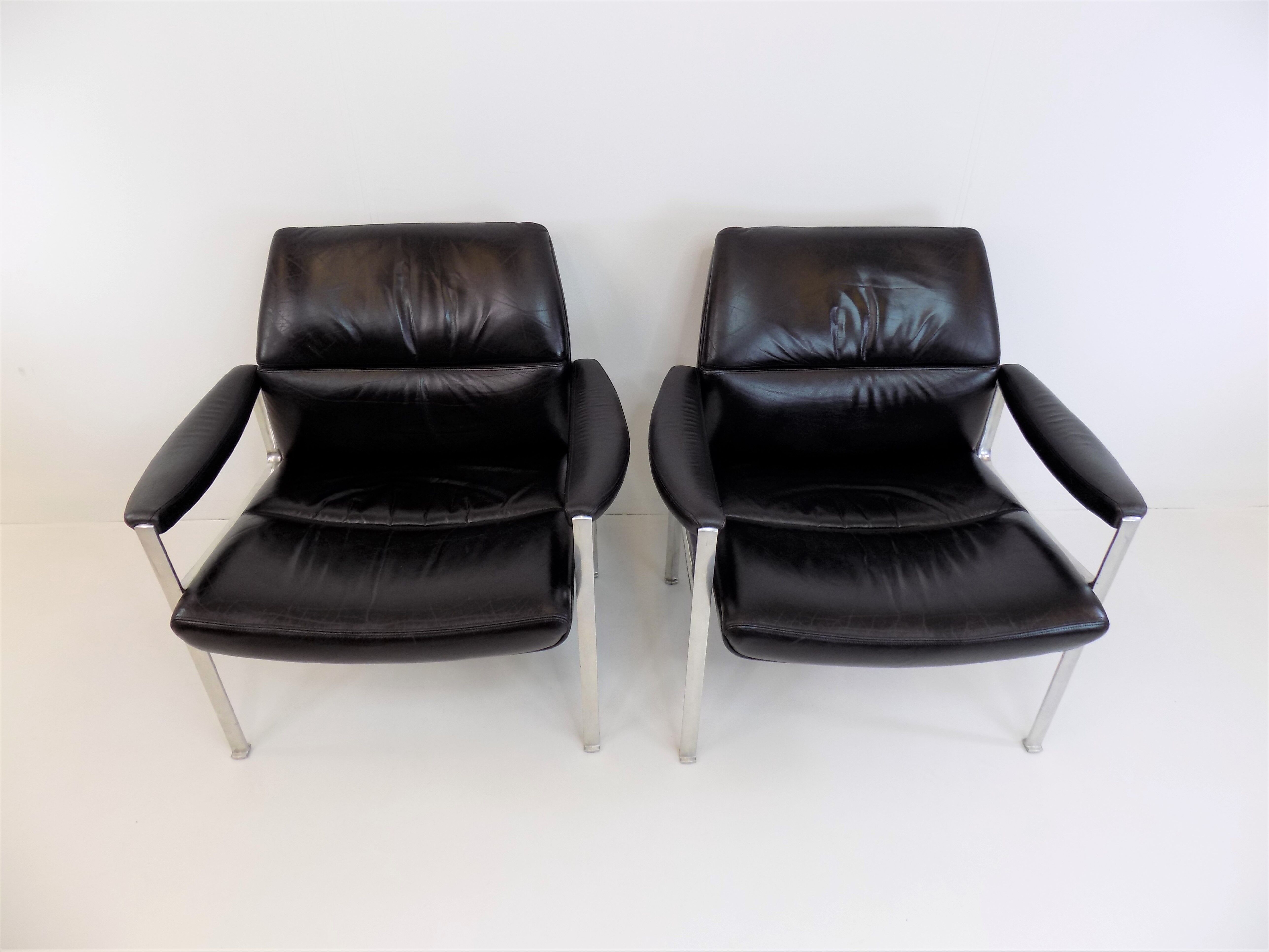 Lot de 2 fauteuils en cuir Röder Söhne by Miller Borgsen