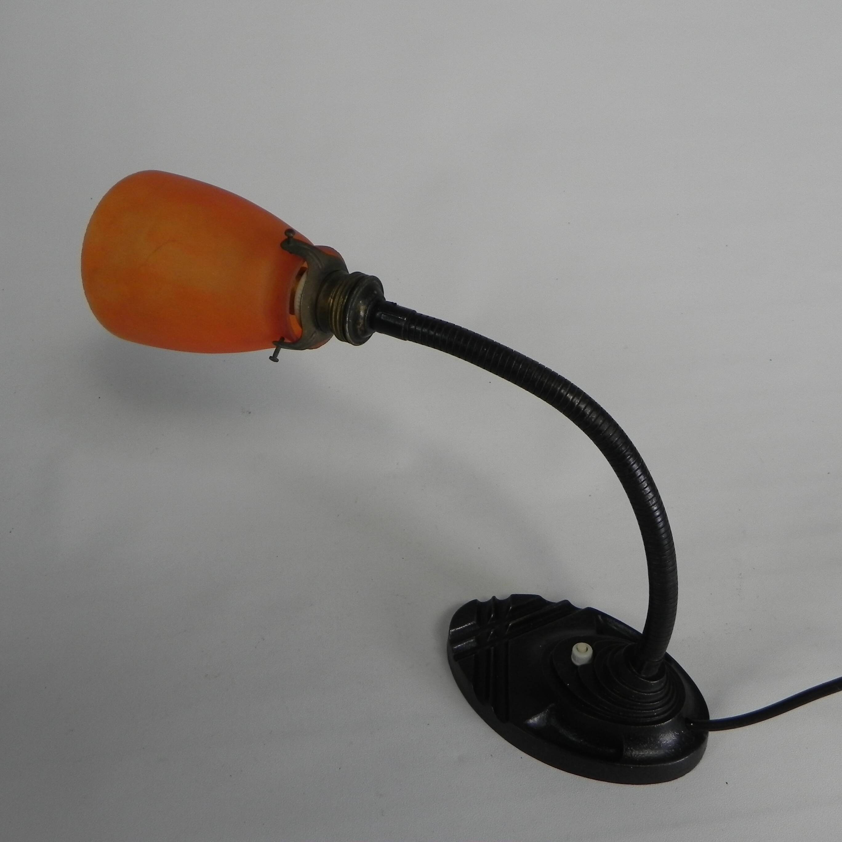 Lampe de bureau ERPE avec abat-jour en verre orange, années 1930