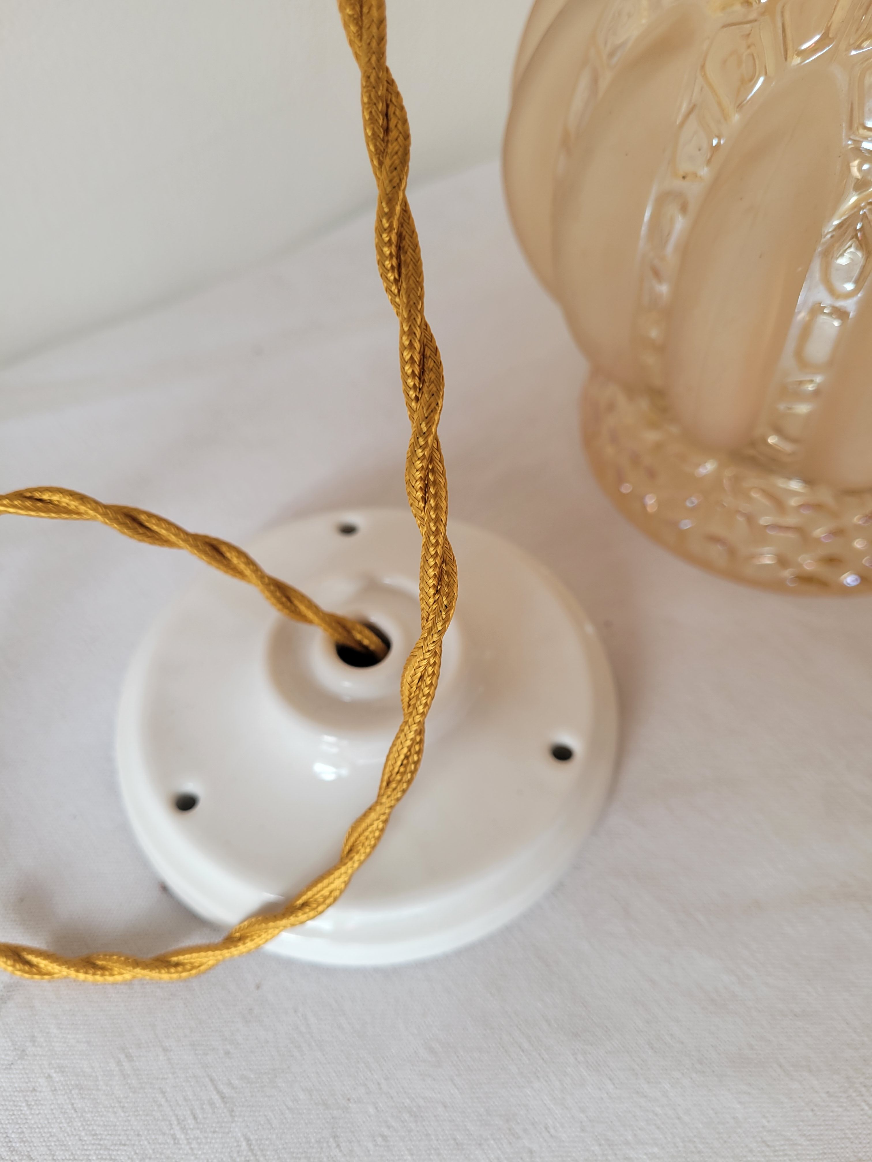 Amber molded glass pendant lamp