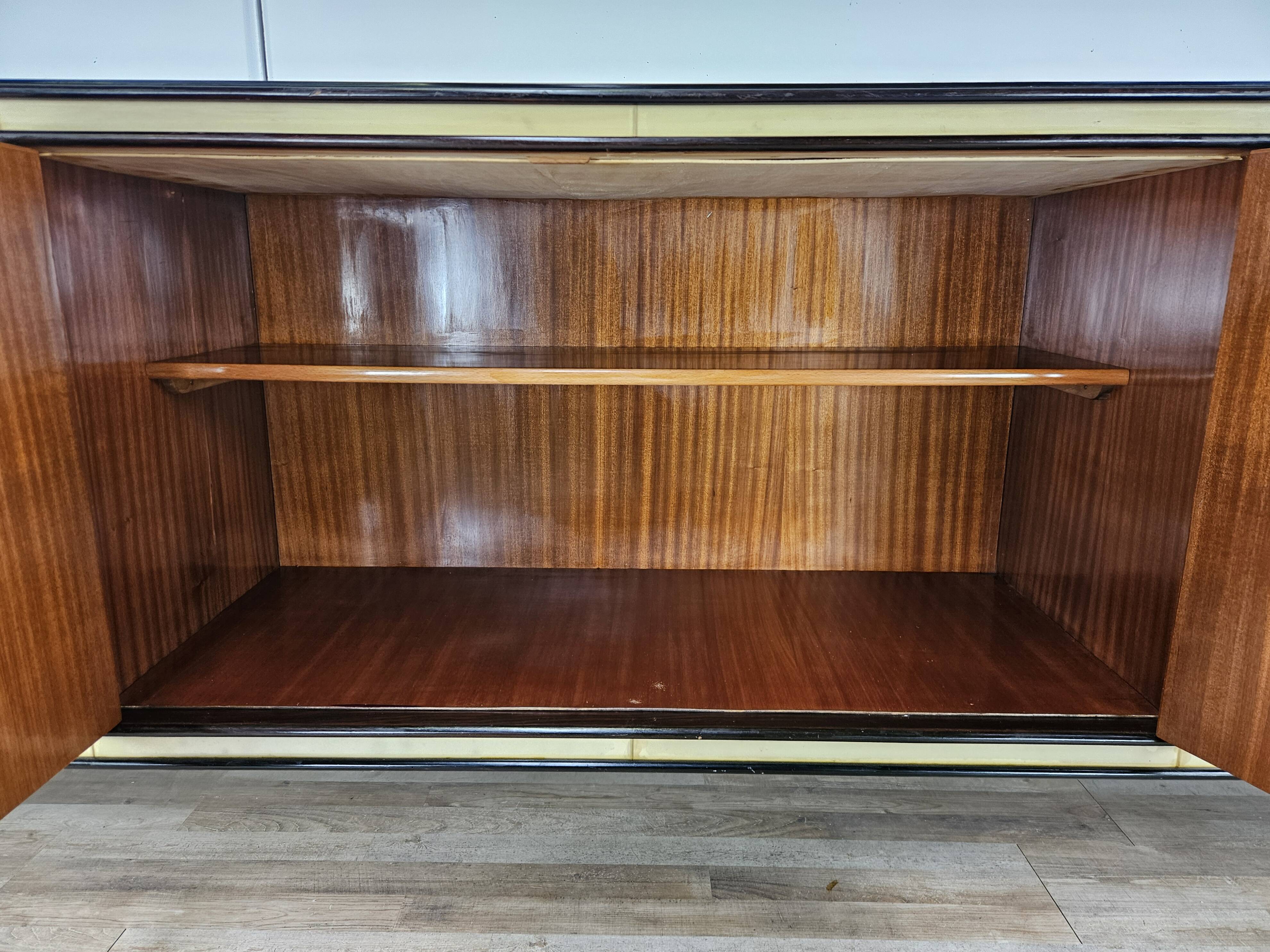 Art Decò Sideboard in Mahogany and Maple with Black Glass and Brass Finishi