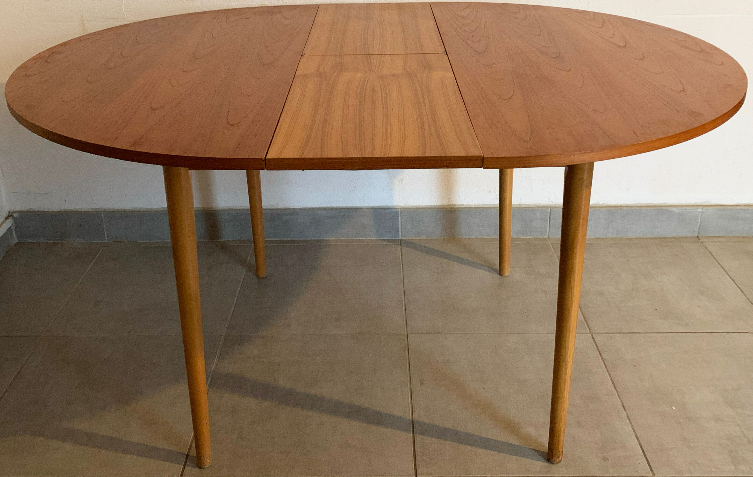 Table de repas scandinave en palissandre clair des années 60