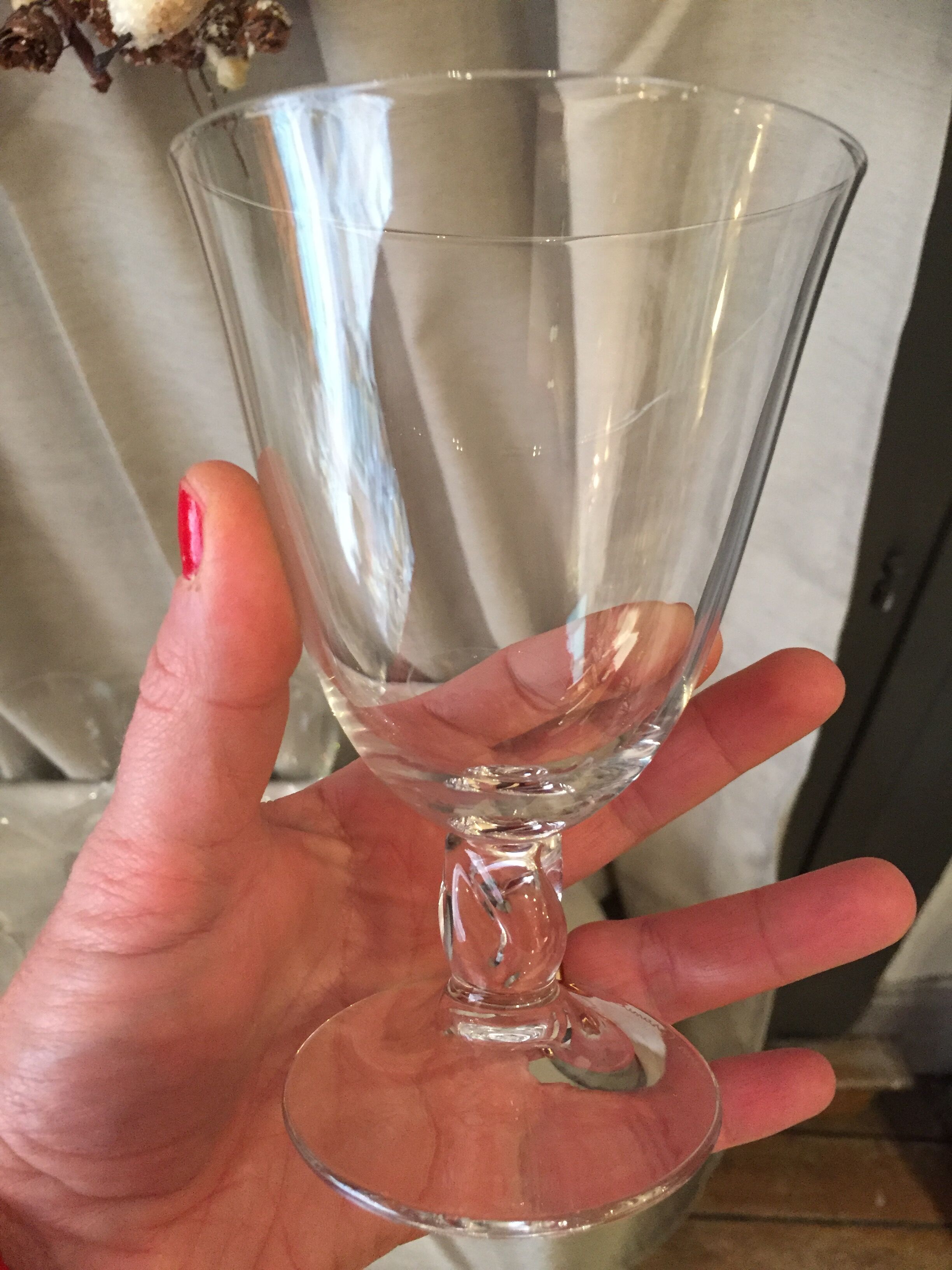Suite de 8 verres a eau en cristal daum modele orval