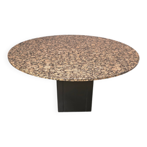 Table ronde en granit - 1970