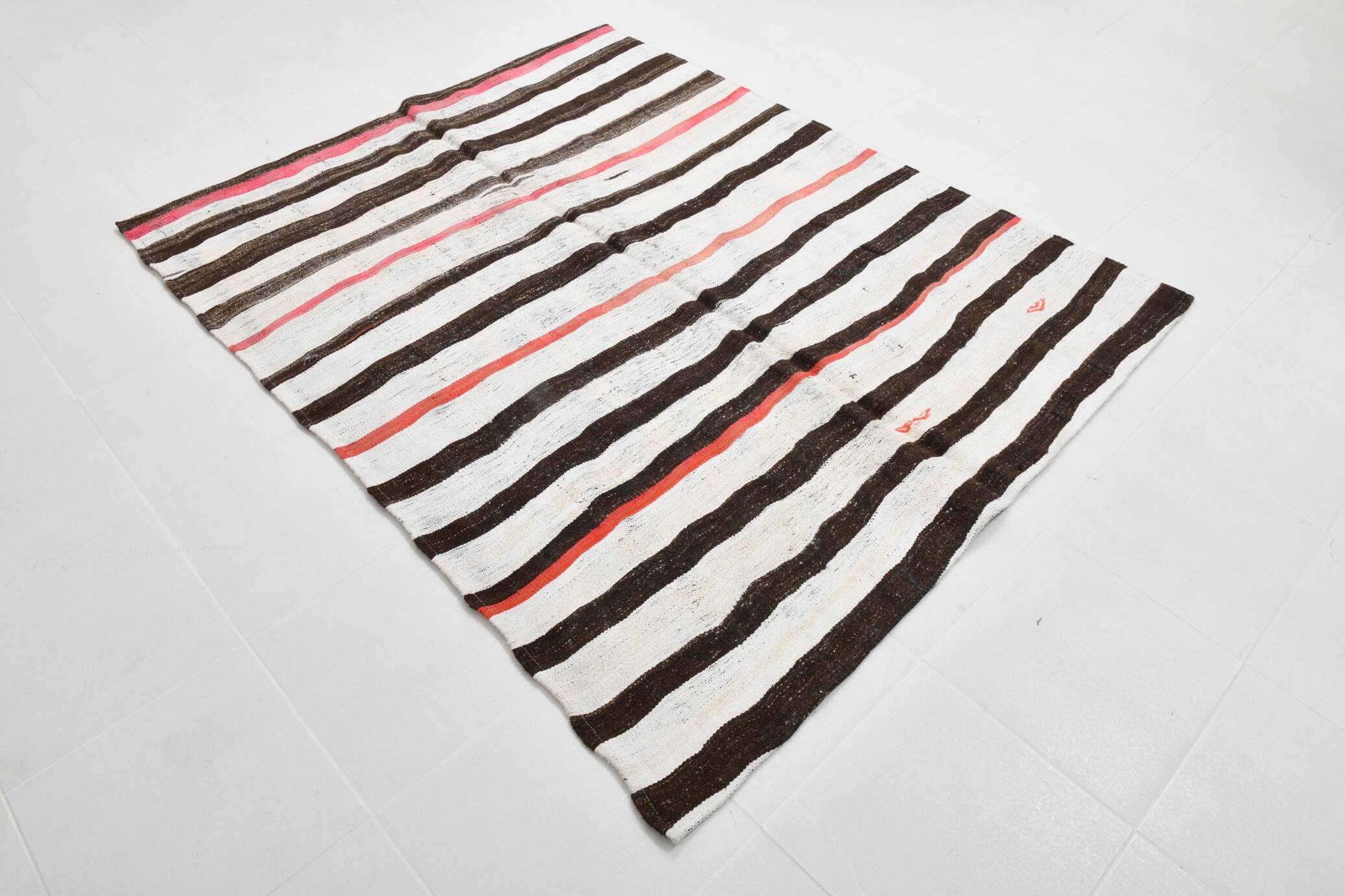 6x7 Natural White & Brown Kilim Rug, 183x212Cm