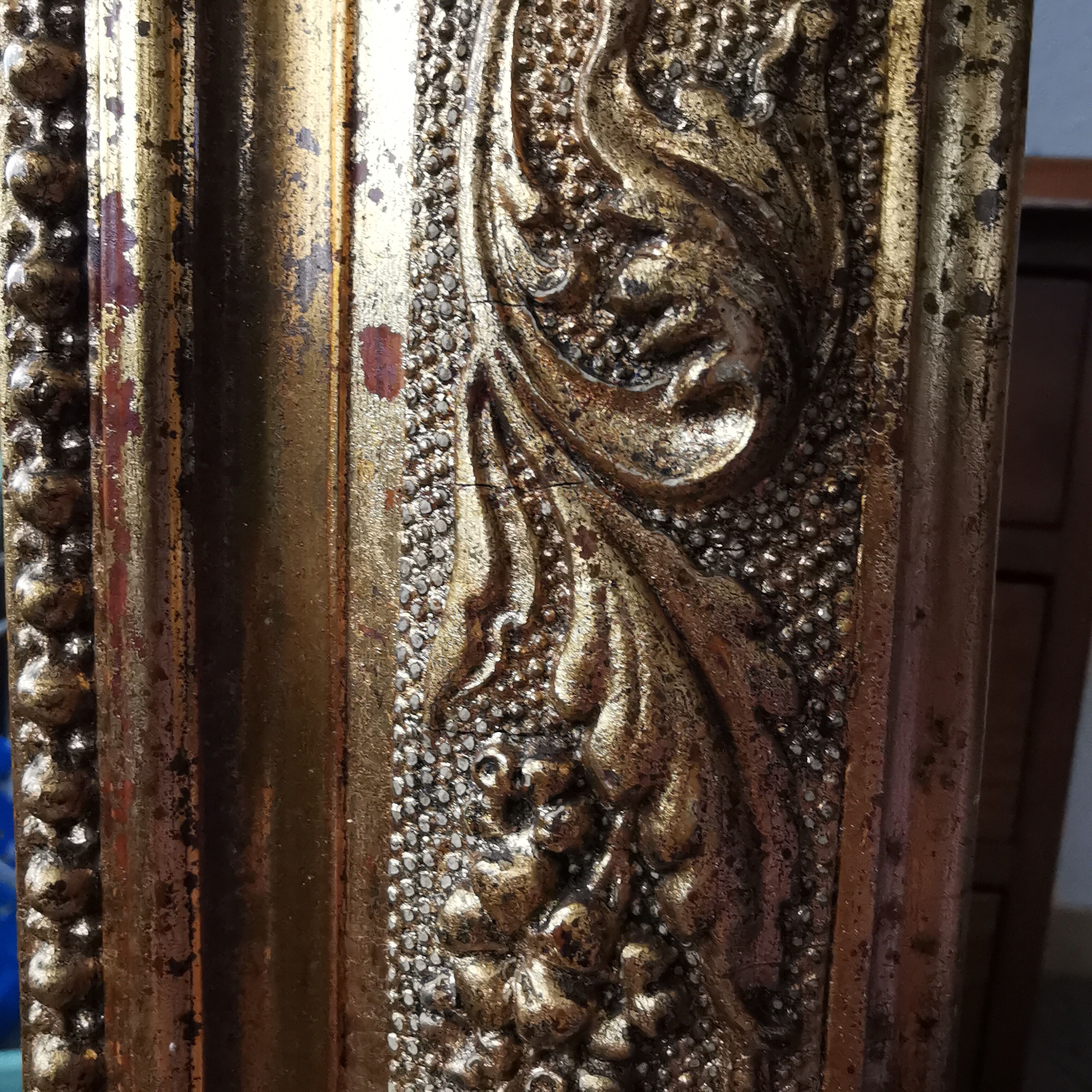 Antique gold leaf mirror 108 x 68 cm