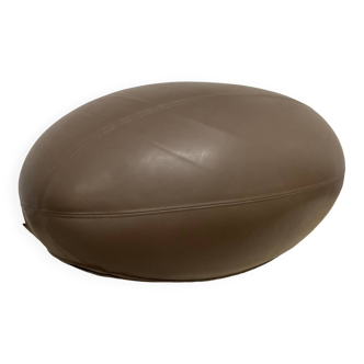 Pouf design par Antonio Pinto pour Durlet ballon de rugby en cuir
