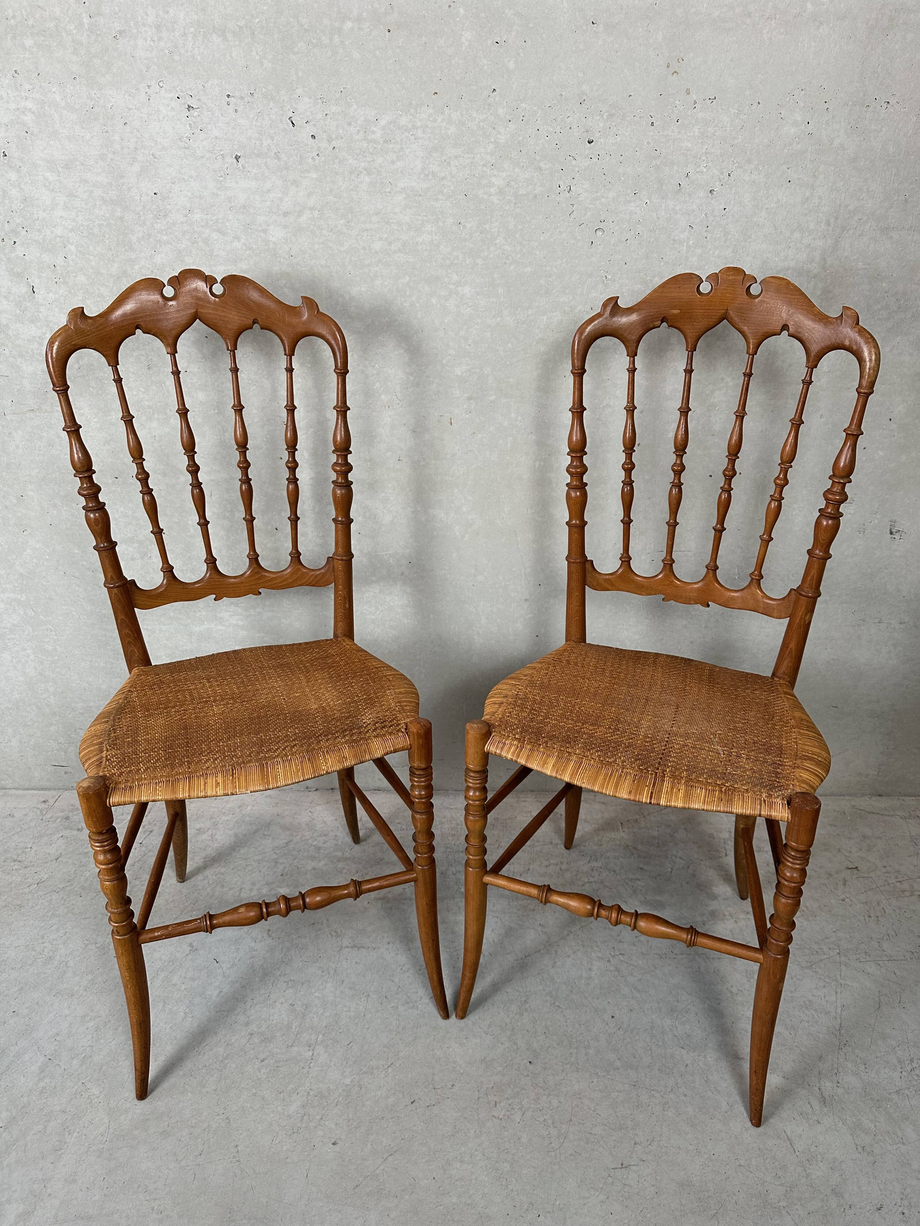 2 chaises Chiavari vintage originales – en bois