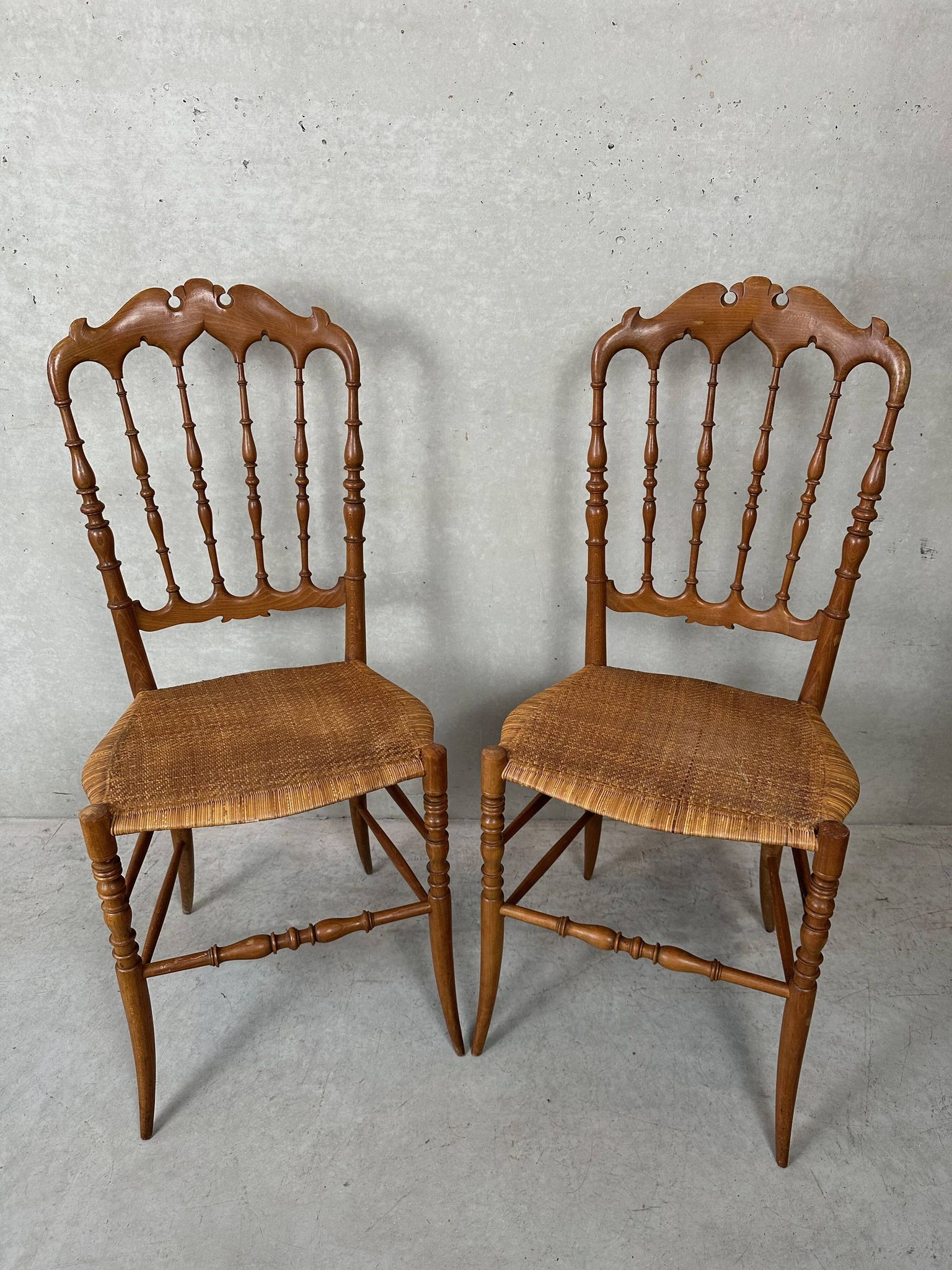 2x vintage original Chiavari chairs – wood