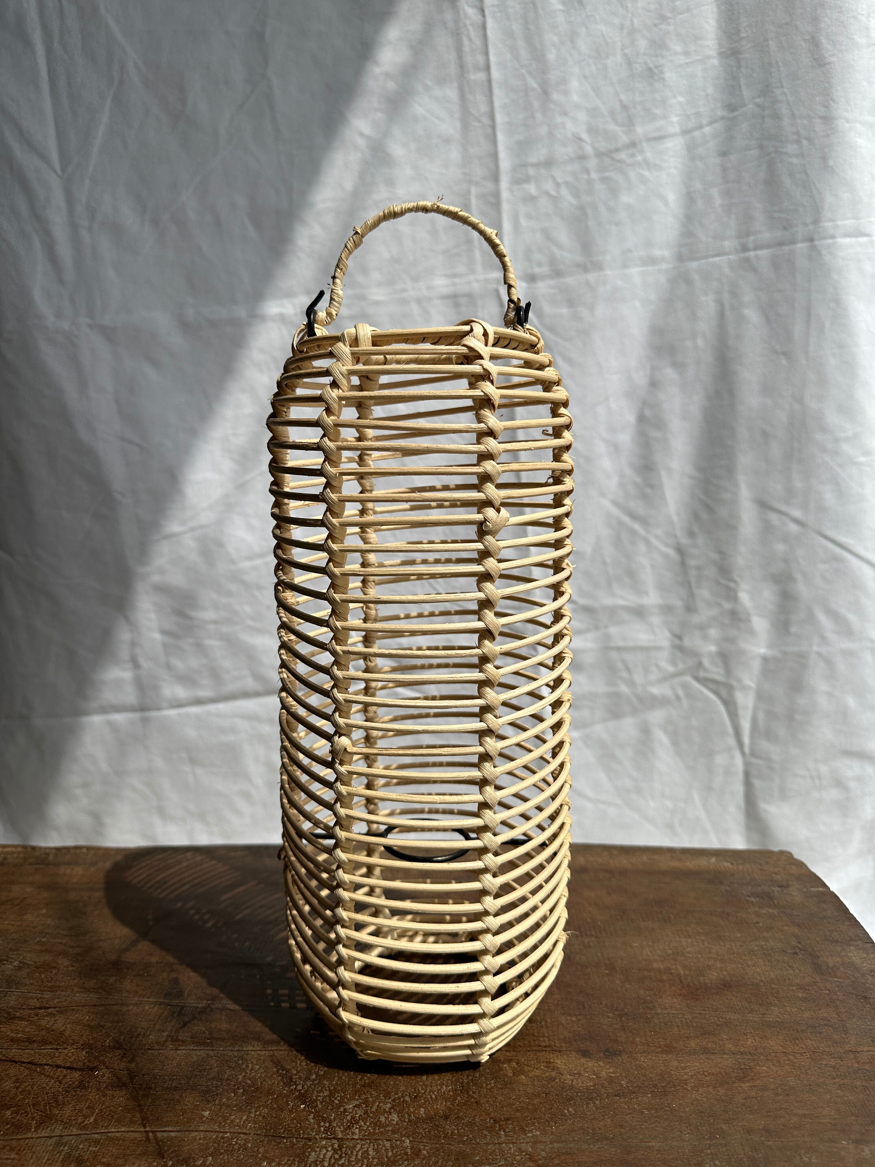 Small lantern-shaped rattan suspension H35 D15