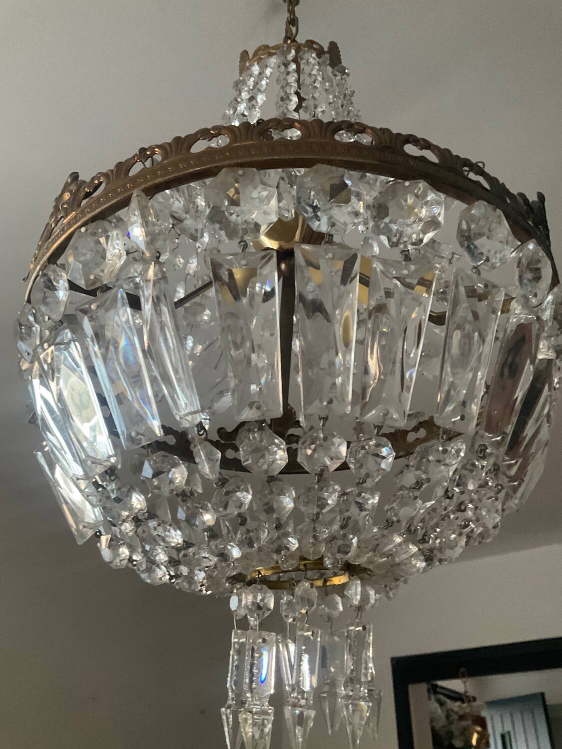 Hot air balloon chandelier with tassels