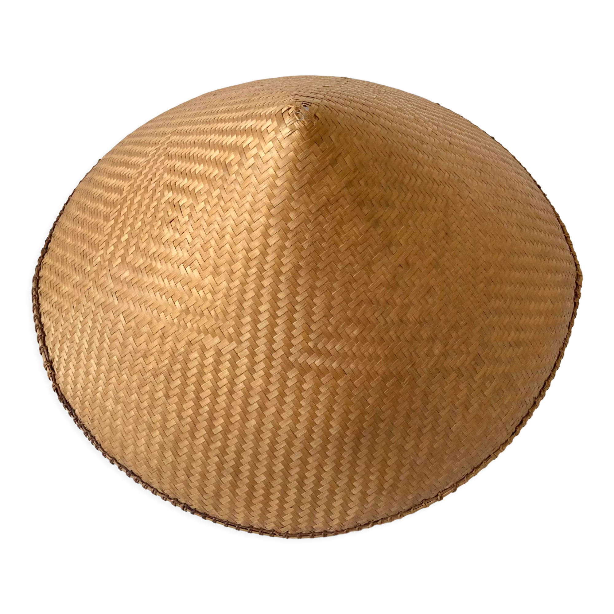 Chapeau asiatique tressé