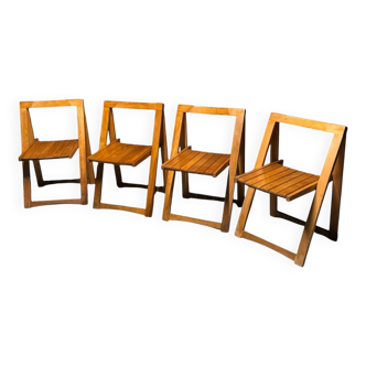 04 folding chairs 1970s