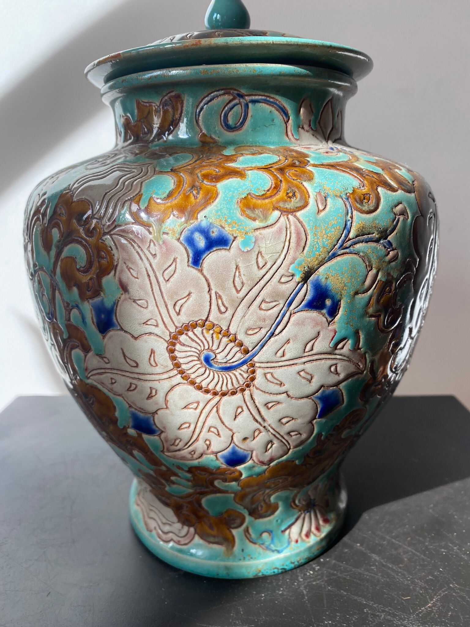 Hibiscus ceramic pot