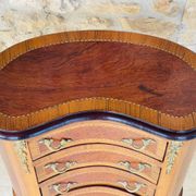 Commode style Louis XV en loupe d'orme et noyer