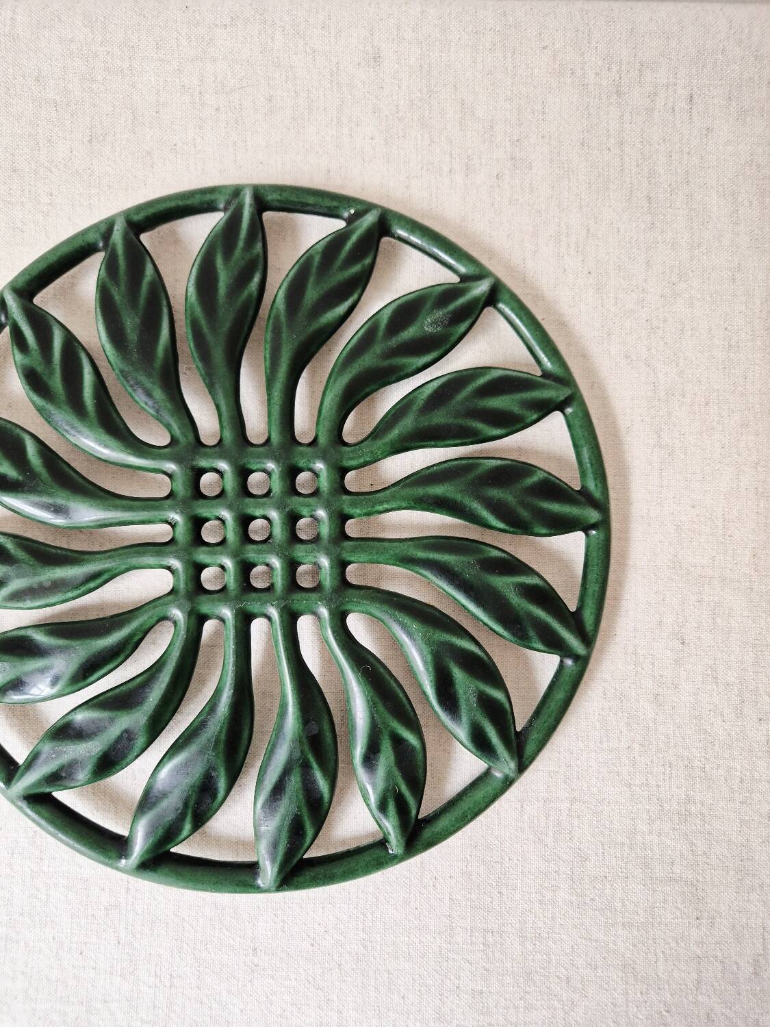 Vintage cast iron trivet - Invicta France