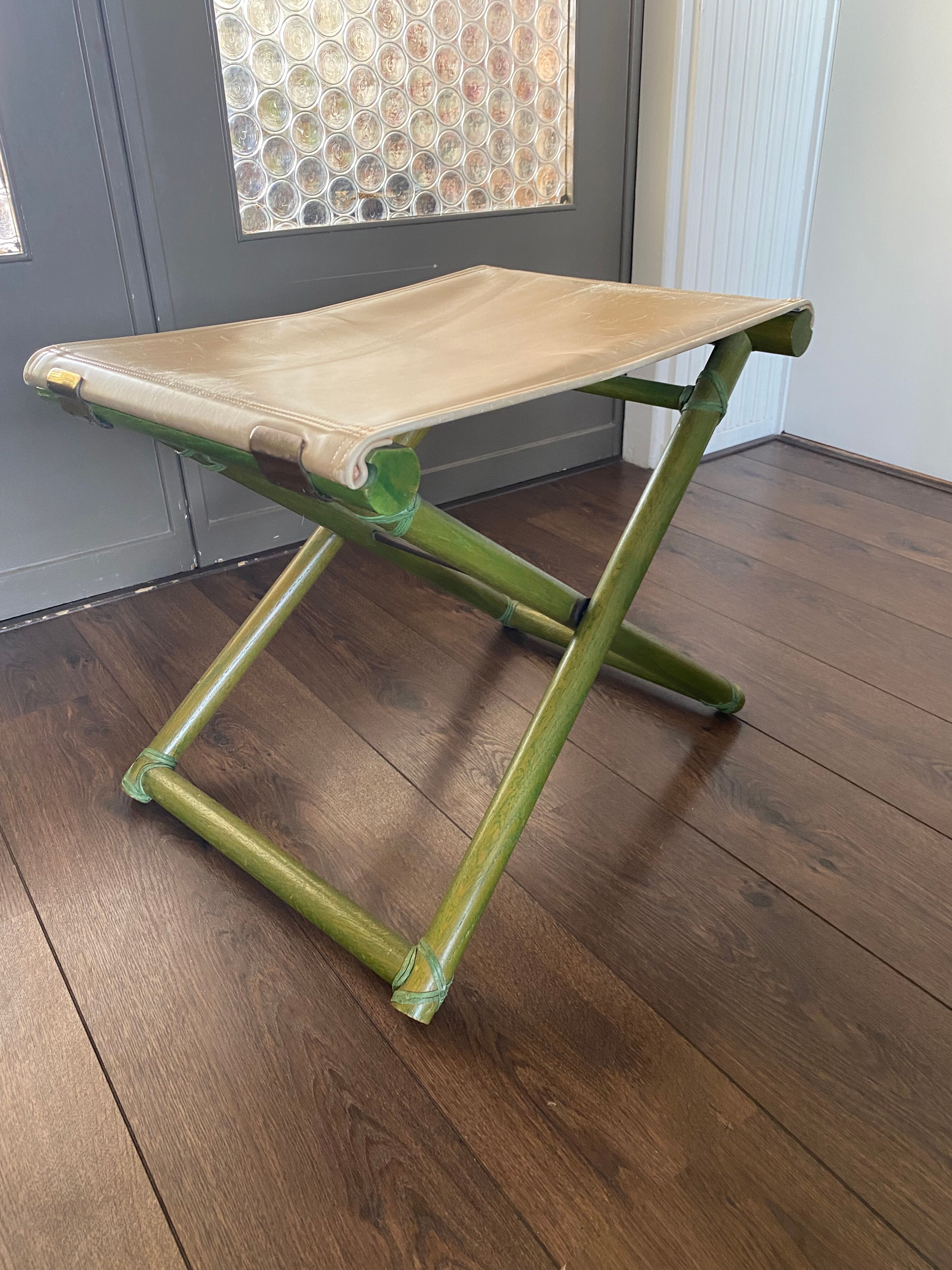 Tabouret pliable vintage Regency en hêtre italien et cuir