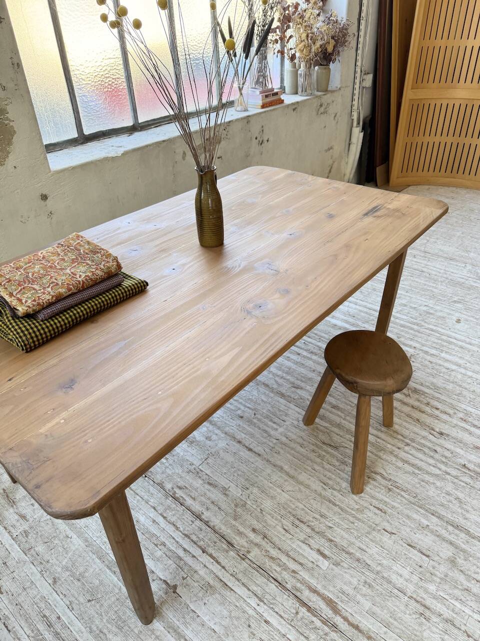 Beech and pine farmhouse table with spindle legs 170 cm