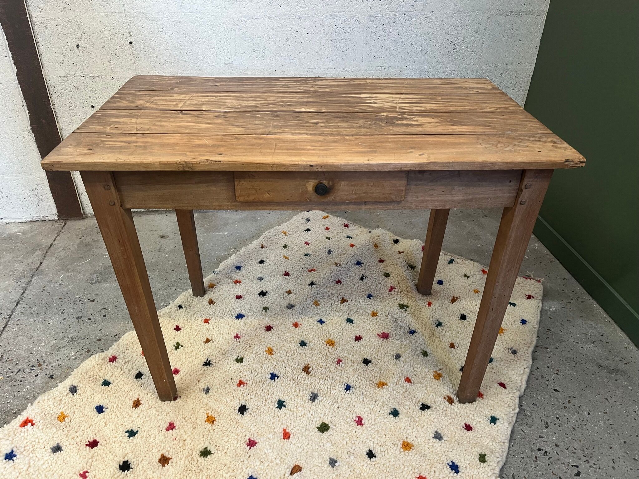 Farm table